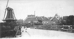 Entry to the village of Hattem in Gelderland. On the left the mill 'Fortuin' (Fortune).