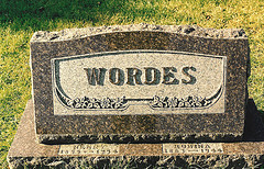 Grave of Hendrik and Robina Woordes.