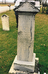 Grave of Janna and Berendina ten Dolle.