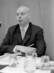 A.Th.E. Kastein tijdens jaarvergadering Amsterdamse VVV in RAI-congrescentrum, 1968