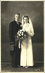 Marriage portrait of Henk Hoitink and Mien Woordes.
